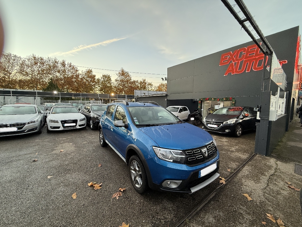 DACIA – SANDERO – Berline – Essence sans plomb – Bleu