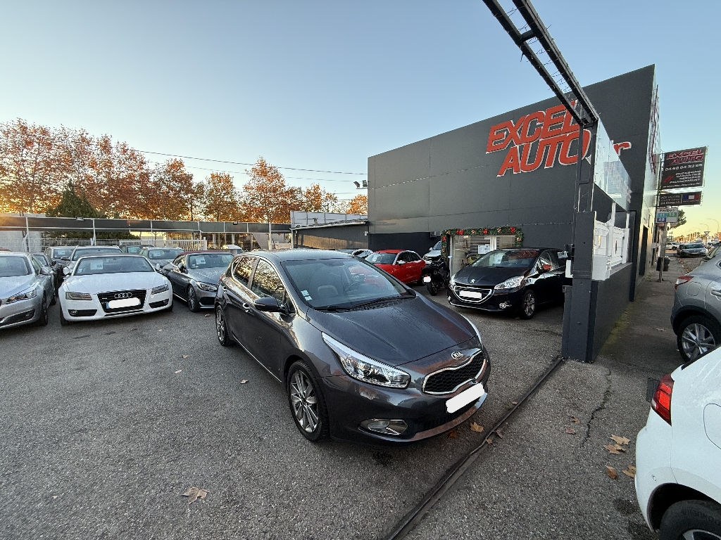 KIA – CEE’D – Berline – Diesel – Gris foncé